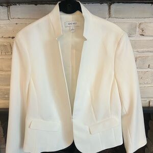 Nine West white blazer with hook and eye